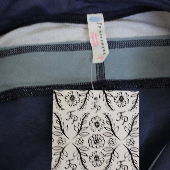 Free People Movement Colorblock Side Stripes Cropped Leggings - Picture 4 of 7